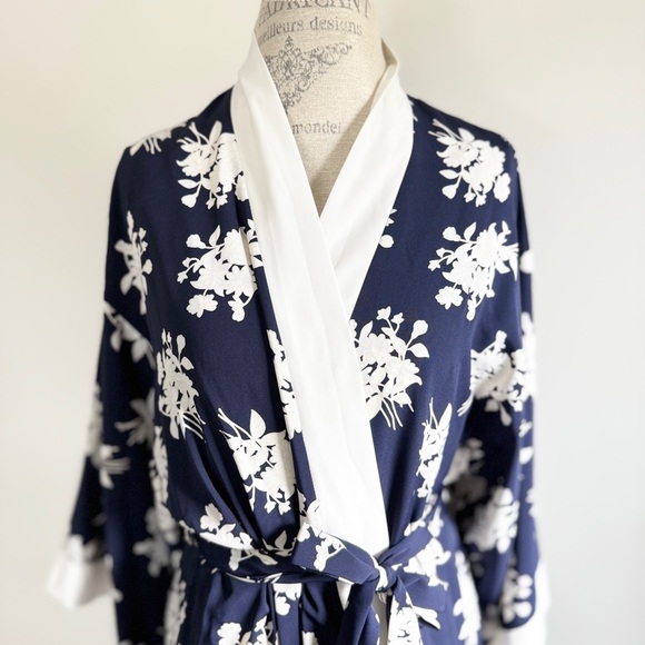 Early 2000s Natori Classics Robe Set – Made in the Philippines - Picture 4 of 14